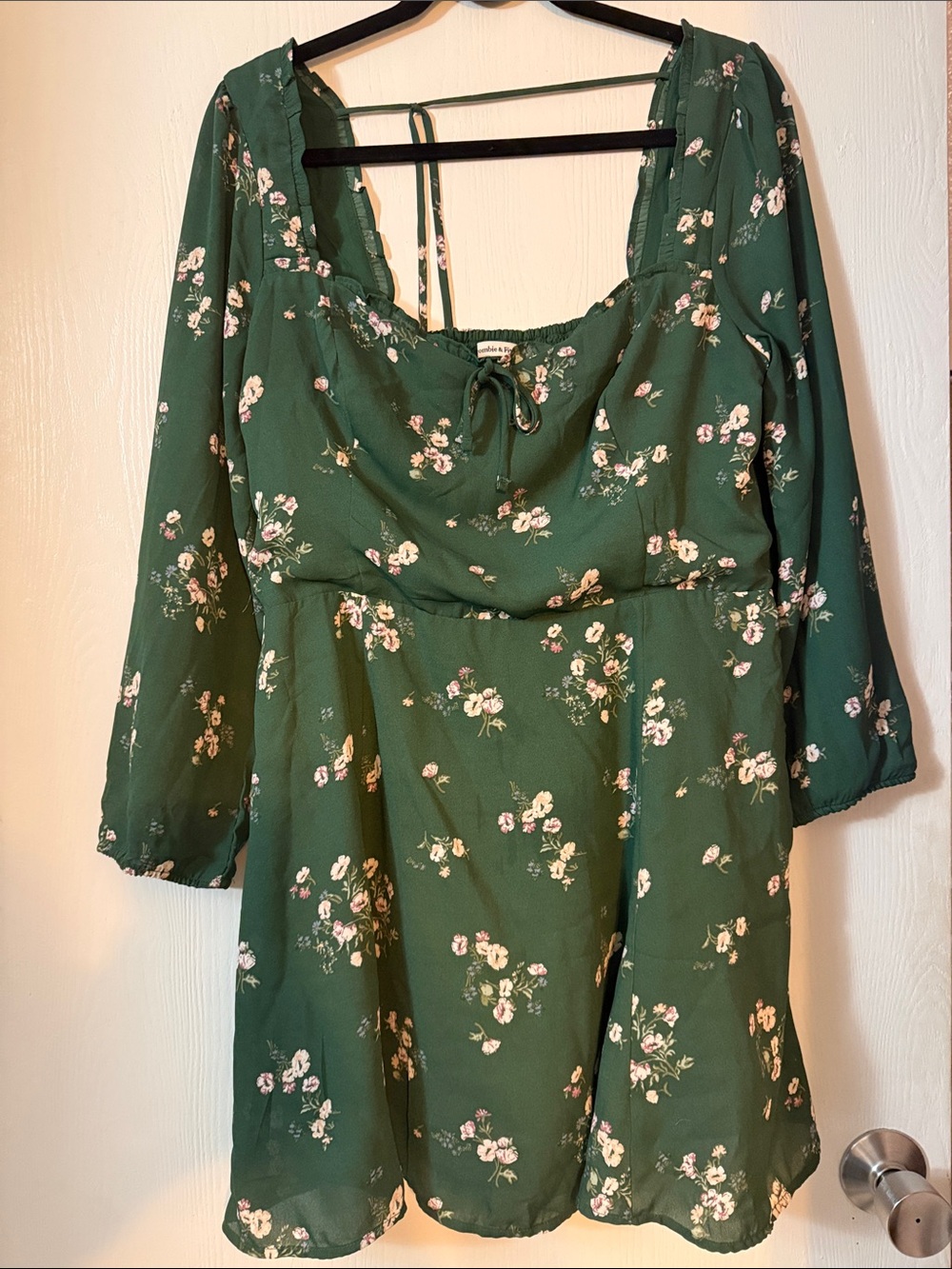 Abercrombie & Fitch Dark Green Floral Long-Sleeve Dress - Picture 2 of 5